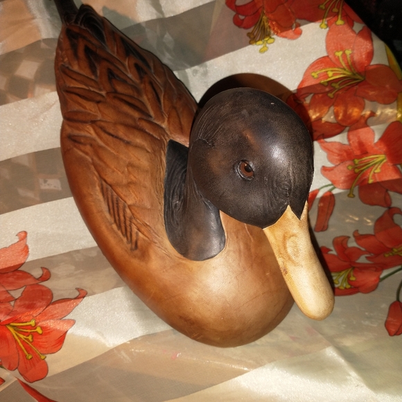 TANNEREYE LEATHER OVER WOOD DECOY DUCK(PLEASE SEE WOODEN TAIL IS BROKEN) - Picture 1 of 15